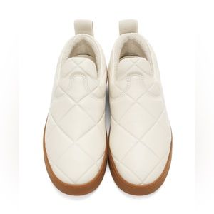 Bottega Veneta- brand new - never worn- quilted leather sneakers. Cream color.